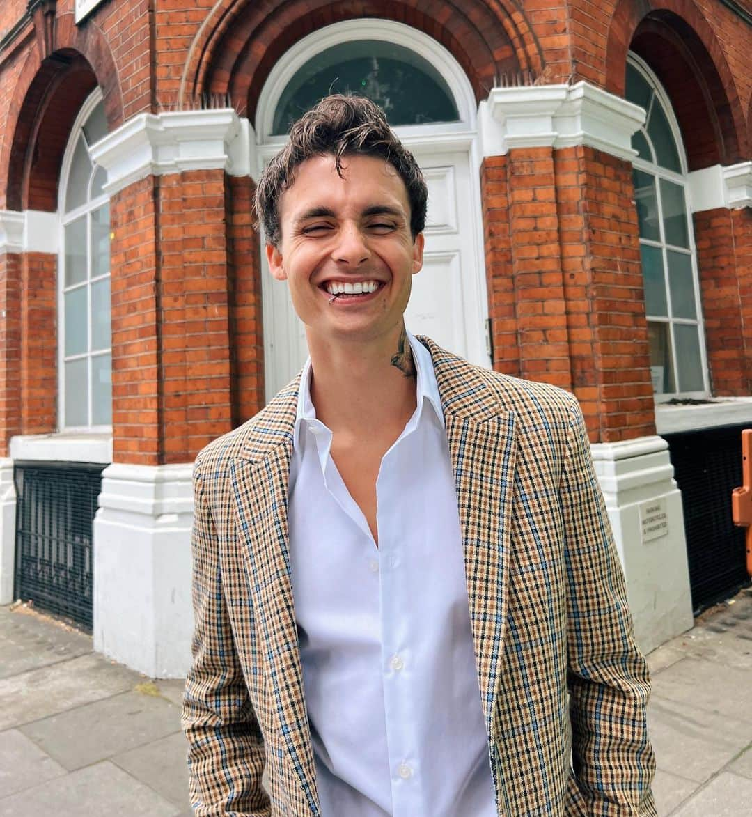 Christian Collinsさんのインスタグラム写真 - (Christian CollinsInstagram)「Made it to London 🇬🇧 excited to be part of the CC forum to speak on sustainability & how we can make a difference together. What are your thoughts on climate change?   also huge thanks to  @cc_forum @onefluent @pennyflyentertainment @letsdisruptdigital @thedorchester 🌍」7月5日 8時28分 - christiancollins