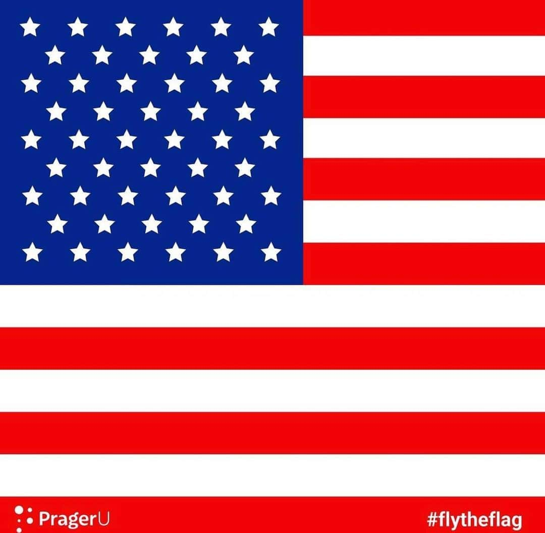 ローレン・マイコラスのインスタグラム：「Fly your flag 🇺🇸 #americanpride #happyfourthofjuly」