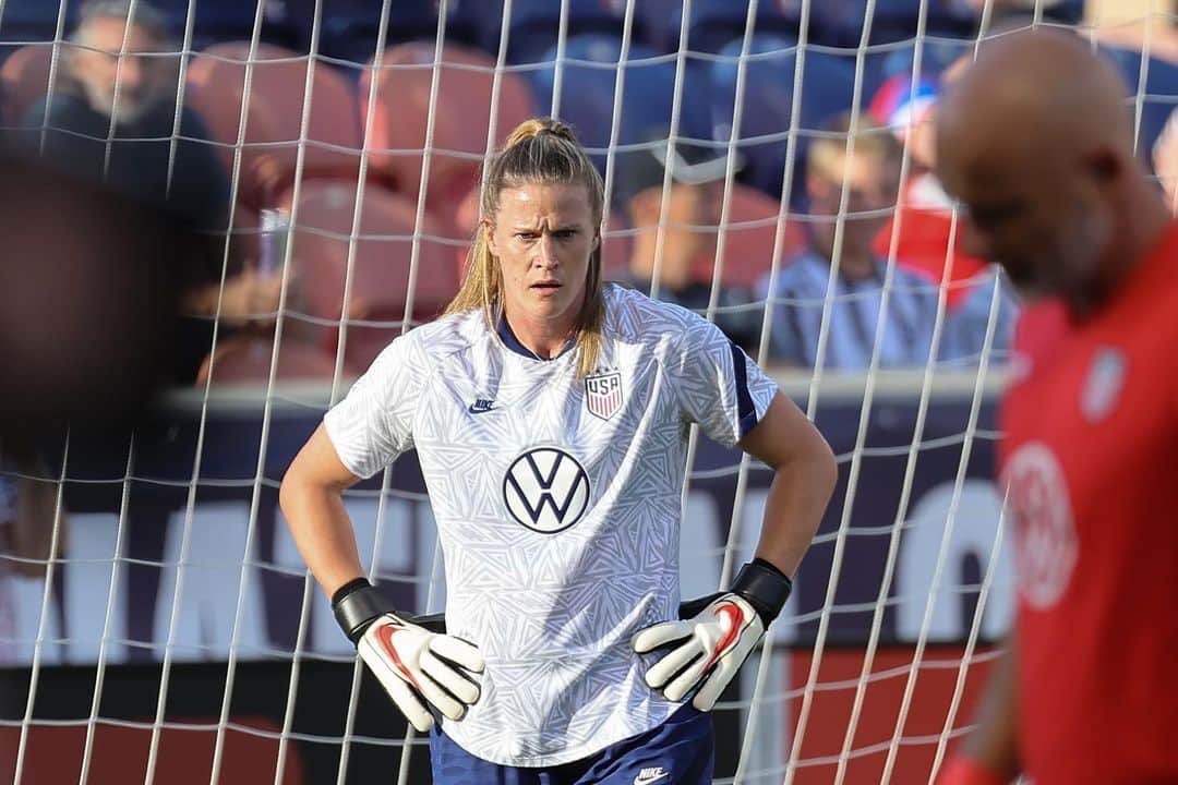 アリッサ・ナアーのインスタグラム：「The road to Australia2023 starts tonight. 🇺🇸」