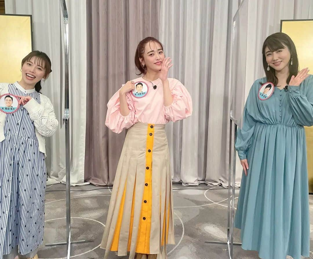 和泉杏さんのインスタグラム写真 - (和泉杏Instagram)「異色の3人♡♡♡ この3人の共通点は『夫が芸人』です😍笑  内村さまぁ〜ずでの共演がきっかけ♡ こないだ3人でお茶してきて、夫の話に花が咲く咲く♡笑  私は二人から美容を教わっています♪ あたい、キレイになるんや♪♪♪  地上波放送は終わってしまいましたが、 アマゾンプライムでずーっと見れます！ #389 『今回だけは夫の話を聞いてもらいたい芸人の妻たち』 是非見てください♪  #内さま #内村さまぁ〜ず #内さまライブ懐かしい #安めぐみ #近藤千尋 #和泉杏 #ハルカラ #ハルカラきょう #芸人の妻 #何故か席替えしたバージョンも撮る #胸のパネルはそれぞれお持ち帰り #夫が好き #すきぴ #SNSもっと頑張るぞ」7月5日 0時05分 - izumikyou