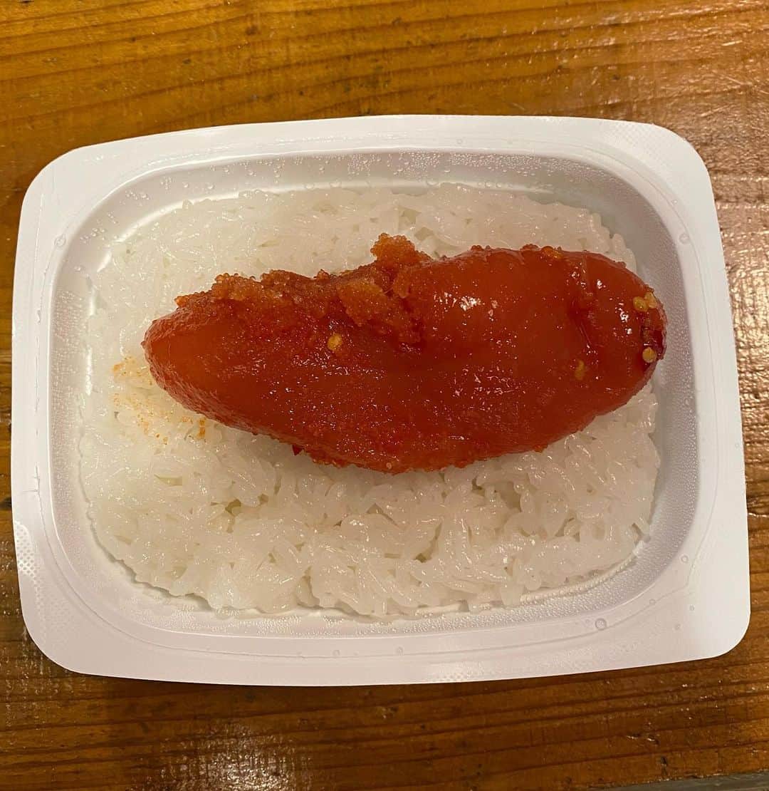 中野英雄のインスタグラム：「博多の全竜くんが送ってくれた、平塚明太子 最高です、激辛が最高 全竜くん有難う御座います！お爺さんはこれが 晩御飯です  #instagood #enjoy #japan #happy」