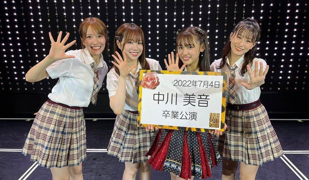 中川美音のインスタグラム：「♪  卒業公演 ありがとうございました！！  中学2年生からNMBにいて 色んなことがあったけど 今となっては全部いい思い出です！！  NMB48の一員になれて 嬉しかったです！  沢山ステージに立てて 嬉しかったです！  皆さんと出会えて 嬉しかったです！  #夢中雷舞公演 #中川美音卒業公演  #NMB48 #5期生」