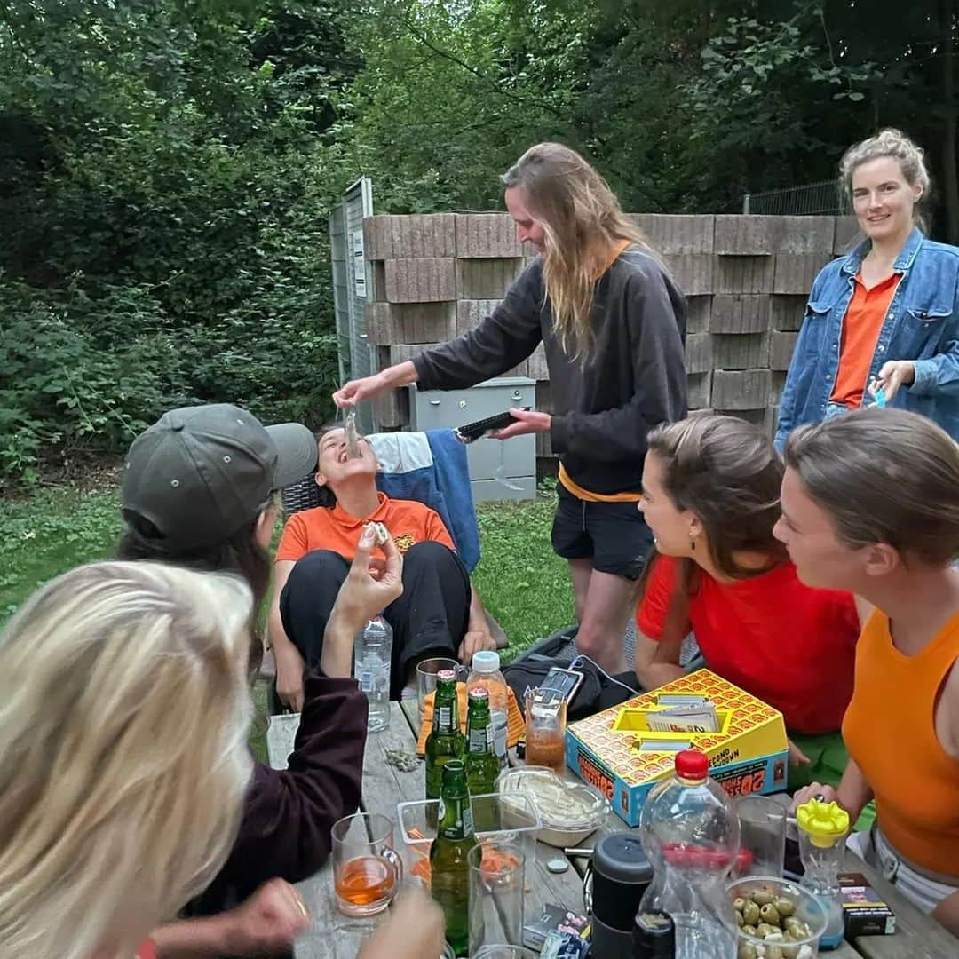 フェムケ・ヘームスケルクさんのインスタグラム写真 - (フェムケ・ヘームスケルクInstagram)「Voorproefje EK @leeuwinnen 🧡 🇳🇱 🏆🦁⚽ . . . #Enschede #EKVoetbal」7月5日 1時59分 - femheemskerk