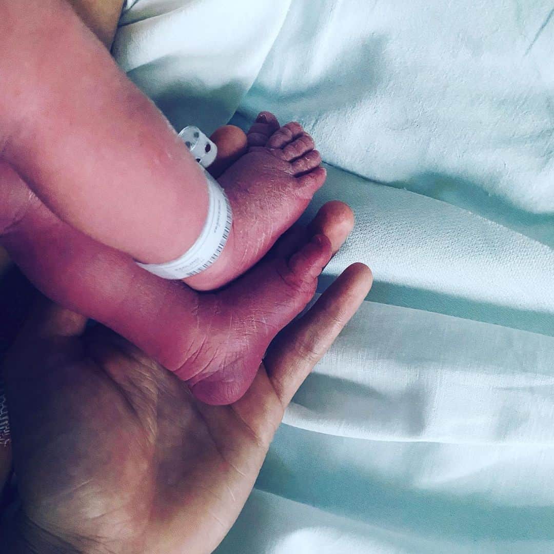 ヤコポ・サーラのインスタグラム：「Benvenuto al mondo amore mio... Purelove 4/07/2022💙T」