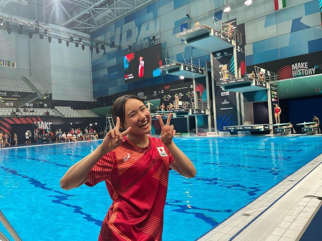 金戸凜のインスタグラム：「I STILL CAN'T BELIEVE THAT I AM 2ND BEST IN THE WORLD!!🌏❤️‍🔥 ・ 3m Springboard Synchro 🥈 ⁡・ 3年ぶりの国際大会は、私にとって一生の宝物になりました。 紗也可ちゃん本当にありがとう。 応援してくださった皆さん、ありがとうございました❣️ ・ ・ #Budapest2022 #diving」