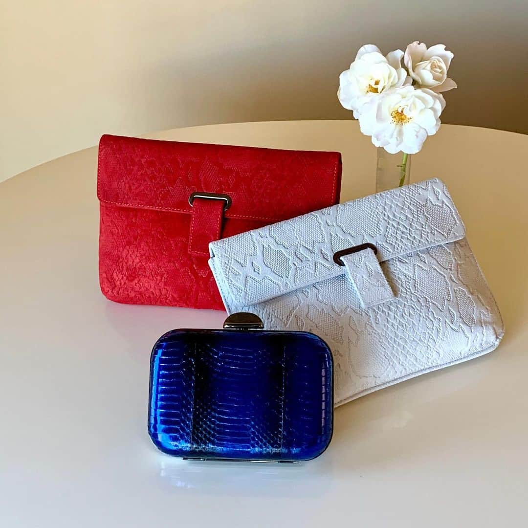 インガクリストファーのインスタグラム：「Happy 4th of July!! We hope you’ve been enjoying the long weekend.  ⠀⠀⠀⠀⠀⠀⠀⠀⠀ #ingechristopher #july4th #summersale #red #white #blue #wearitloveit #purseblog #effortlesschic #styleenvy #minaudiere #fashioninspo #handbags #colorlove #stylediaries #baglovers #colorfulstyle」