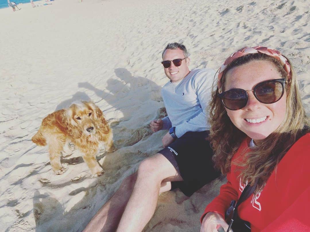 クリスチャン・トーマスのインスタグラム：「Brilliant few days away in St Ives with @gemma.thomas_  and the pup! 🐶」