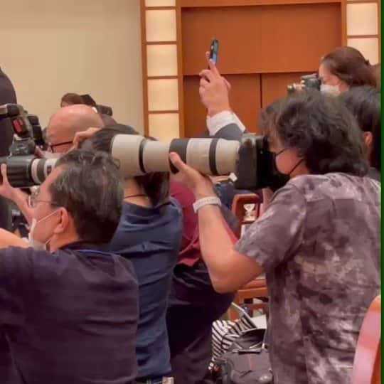 のインスタグラム：「プラチナエイジ賞受賞式なう」