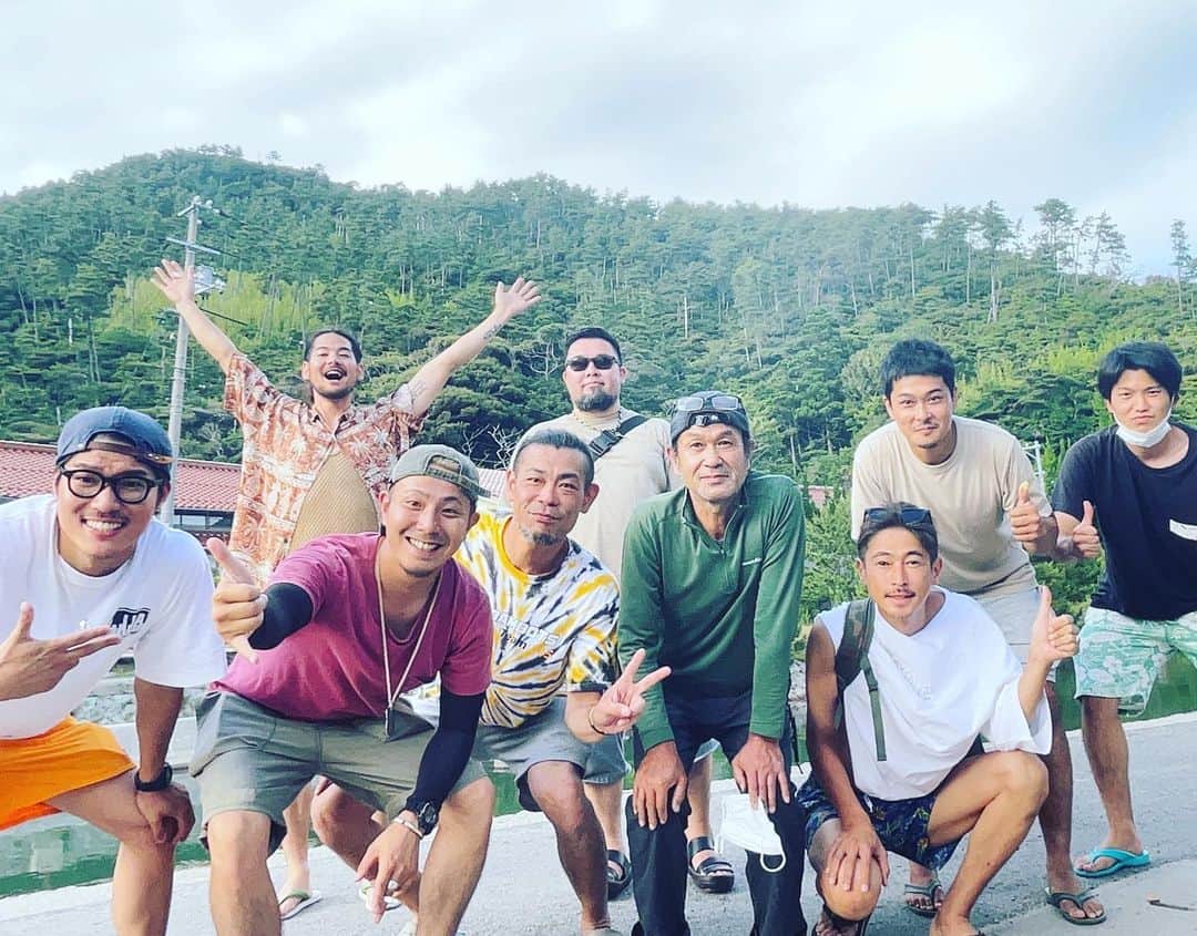 窪塚洋介のインスタグラム：「隠岐島 体も心も頭も満たされる旅ですた✨ ほんとにいいところだなあ。 ご縁に感謝🙏  必ずまた来よう😁  #kusuburuhouse」