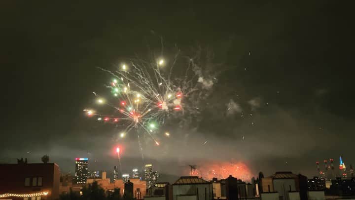 のインスタグラム：「Happy Fourth of July🇺🇸🥳」
