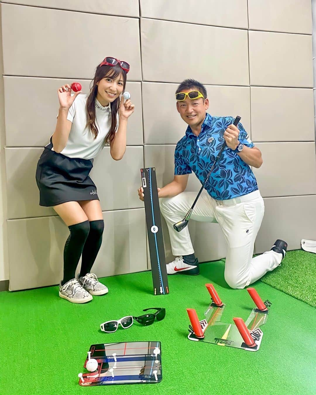 高沢奈苗さんのインスタグラム写真 - (高沢奈苗Instagram)「. 今月号の @gew_golf 🖤  常住プロと一緒に練習器具特集の撮影🏌️‍♀️  6Pに渡って誌面に詳しく載っています😇💛✨  .  自分自身の勉強にもなった撮影でした〜！  .  今月号はその他の企画も出てるので、ぜひGEWをチェックしてみてくださいね😊❣️  .  .  #gew #golf #adabat #golffashion #ギュー #ゴルフ女子 #ゴルフ雑誌 #練習器具ゴルフ #ゴルフyoutube #常住充隆プロ #高沢奈苗 #アダバット」7月5日 13時15分 - nanaetakasawa