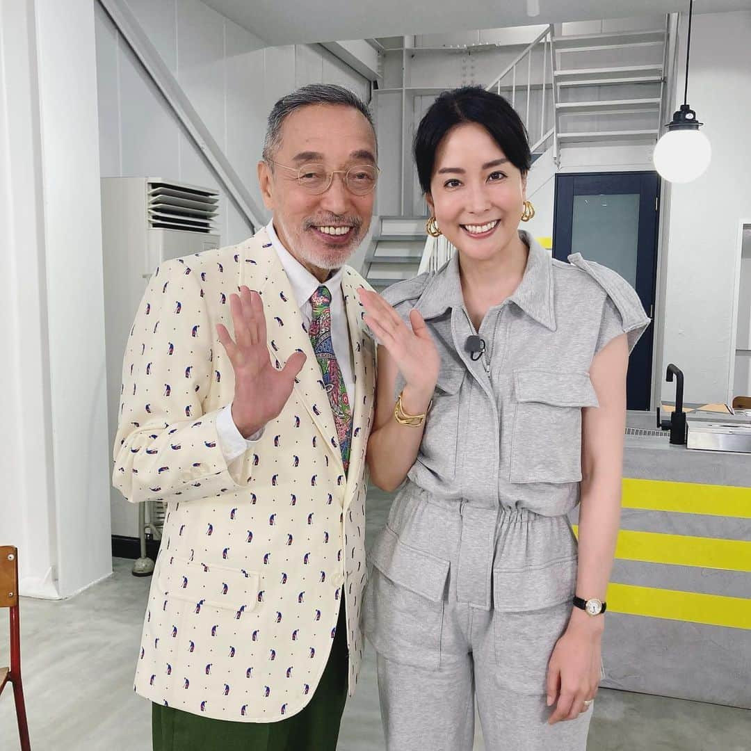 内田恭子さんのインスタグラム写真 - (内田恭子Instagram)「さてさて。 久しぶりにテリーさんと。 相変わらずおしゃれでダンディ。  よろしかったらご覧ください。 7/5（火）20時54分〜21時 BS-TBS「身近なパソコン世の中を変える！」（前編）出演 https://bs.tbs.co.jp/entertainment/pcchangingworld/  #内田恭子 #kyokouchida #bstbs #身近なパソコン世の中を変える」7月5日 13時33分 - kyoko.uchida.official