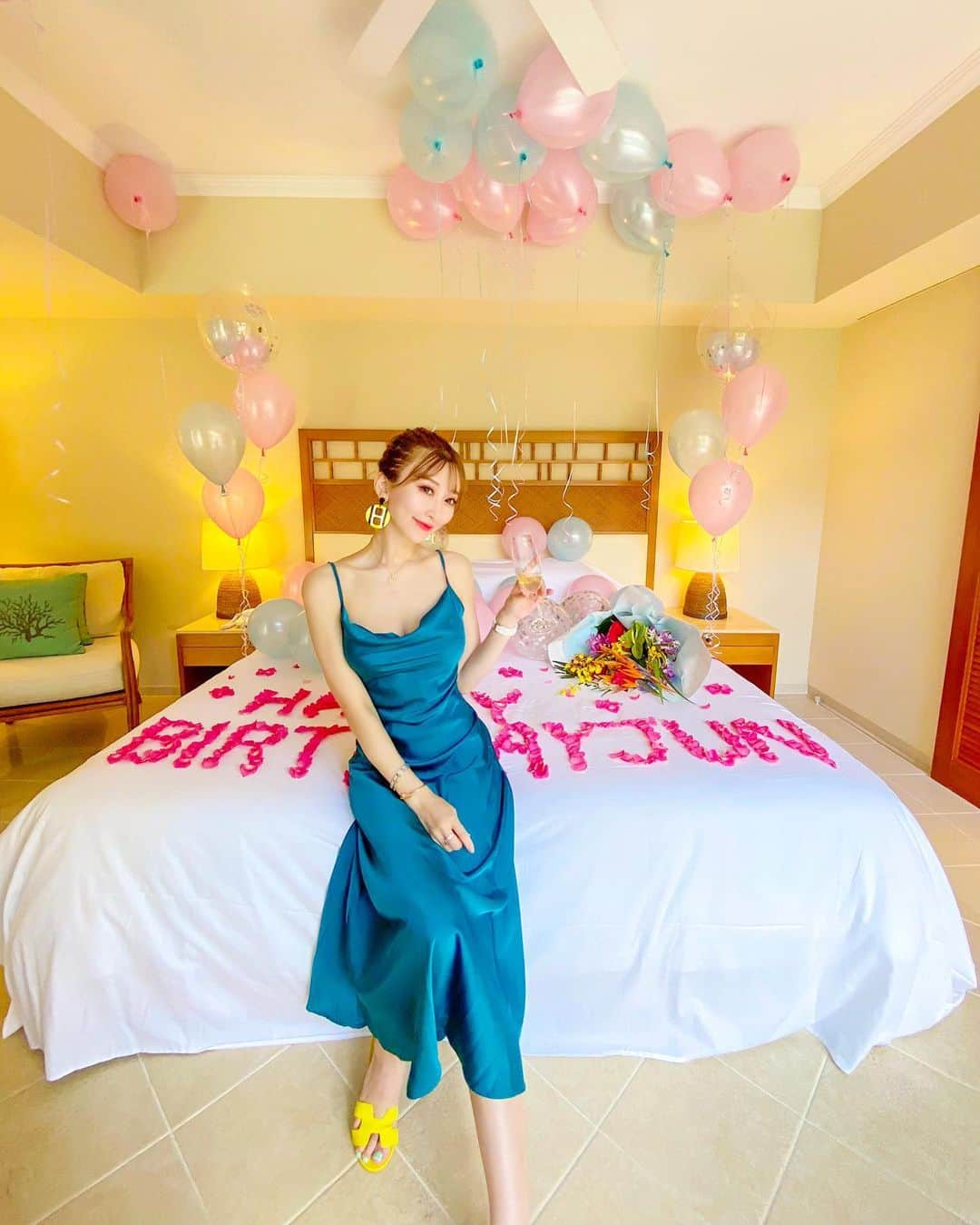 JUNKO（飯田順子）のインスタグラム：「・ ・ thank you🎈💐🎈💐 ・ ・ birthday trip🫶 ・ @theuzaterrace」