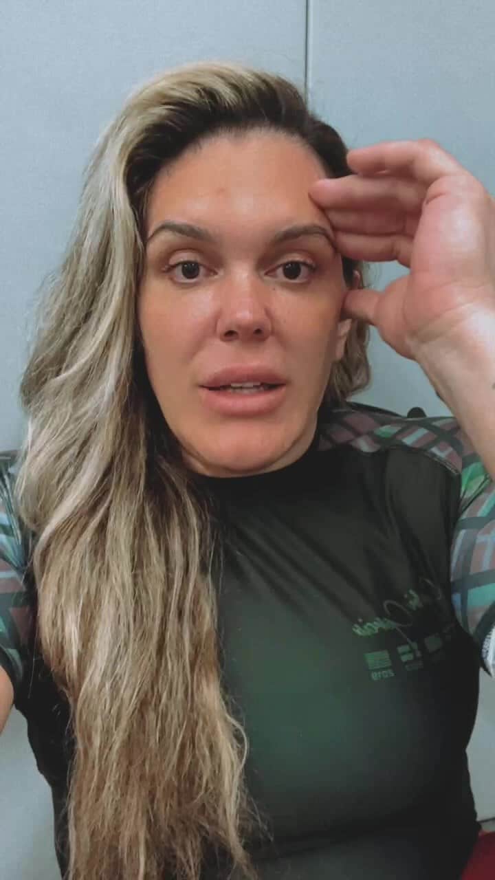 ギャビ・ガルシアのインスタグラム：「Live em português como ajudar a família em sc que perdeu tudo no fogo🇧🇷  já conseguimos bastante hoje! obrigado a todos . . Tomorrow live in english  @neni.oficial @ajulianadpassos @bjjbros @tjjschool_bernardopopolojj」
