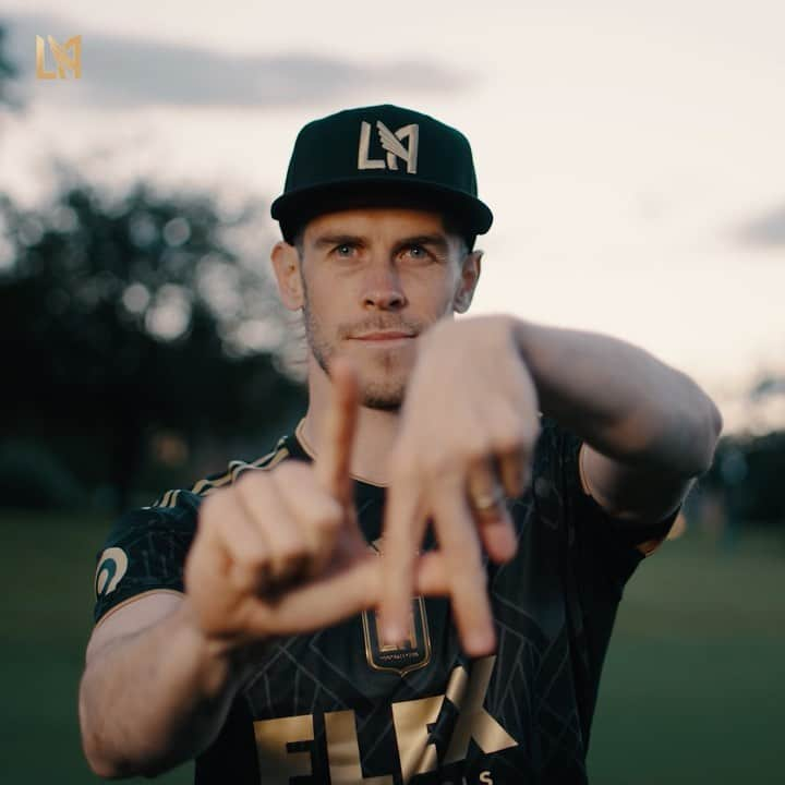 ガレス・ベイルのインスタグラム：「Black & Gold looks good on you, @garethbale11.   #LAFC」