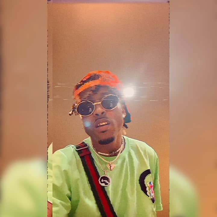 August Alsinaのインスタグラム：「Click the link in @iamlazu_ bio, for new sound 🎶 🎵   “Can’t front, thinking you might be the one I’m sure, that’s what I’m texting for… for you to tell me come over, so I can come over and make u cum over and over, again. 💦  🗣BEND OVA,  do it just like I told ya. Imma put my hands on ya shoulders,  girl ya showing off. Ya Throw It back,  when I back stroke it.  Keep it wet wet, like a deep ocean🌊 … got me concentrating, im in deep focus, on you at 2am.”」