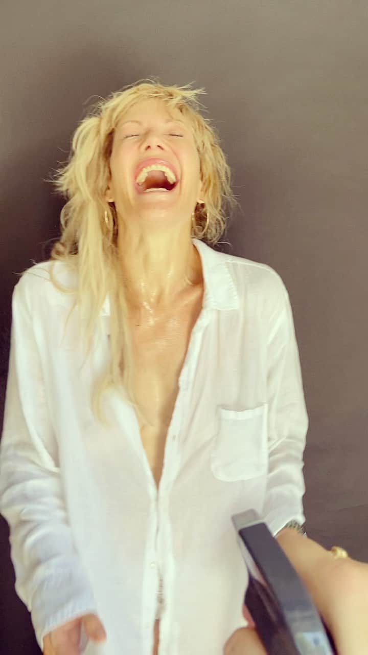 ステイシー・ハイダックのインスタグラム：「Photo shoot that went a little crazy!!!🤪❤️Just keep laughing!😂L&Lxoxo🥰❤️ @sophia_tatum」