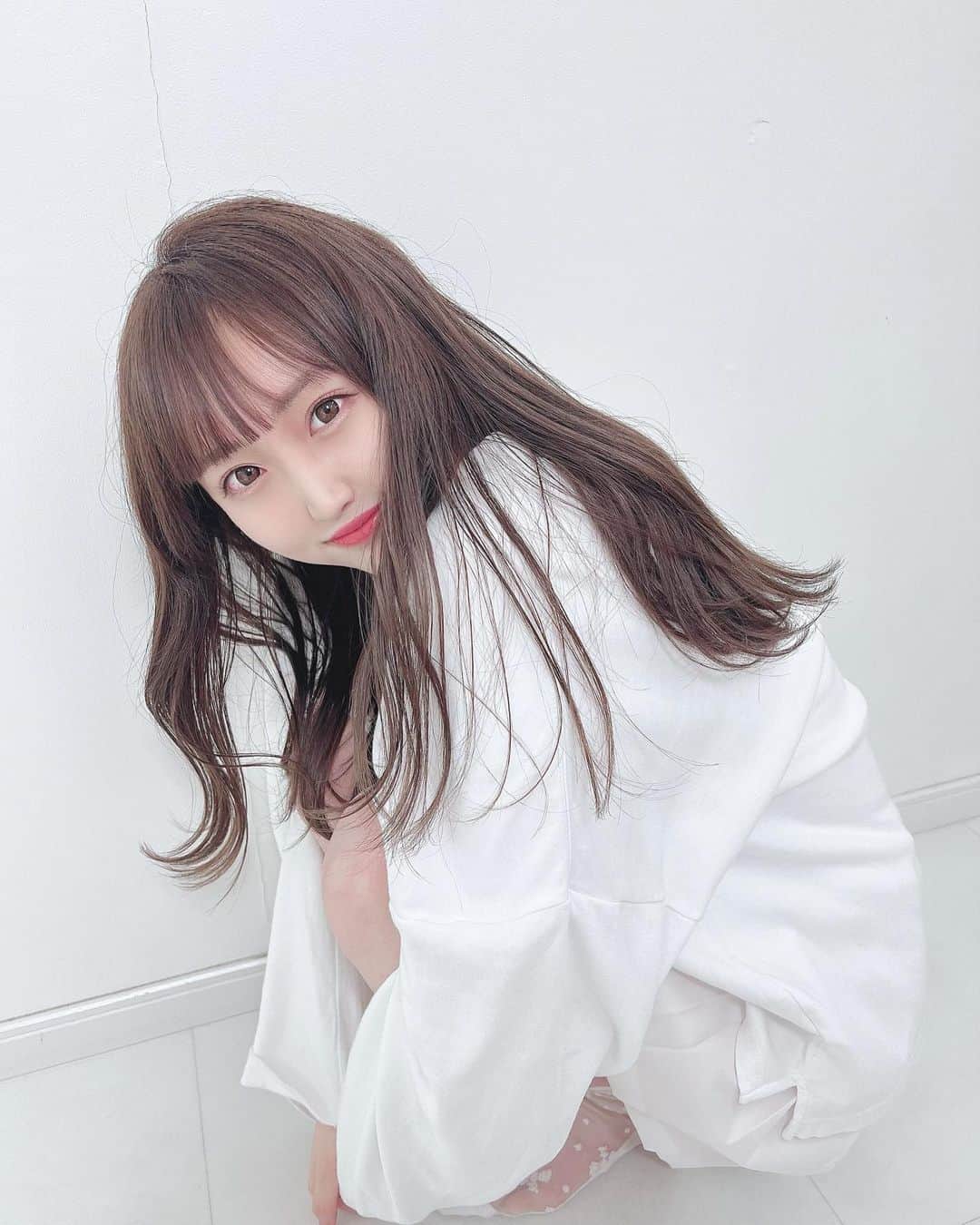 のインスタグラム：「Aimのメンバーに撮ってもらっちゃったぜ🤍👼🏻🤍」