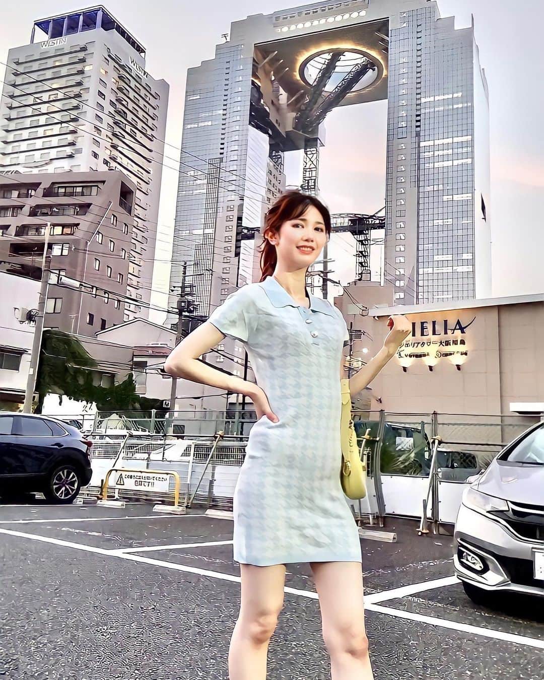 IKUMIさんのインスタグラム写真 - (IKUMIInstagram)「💙 梅田のビル