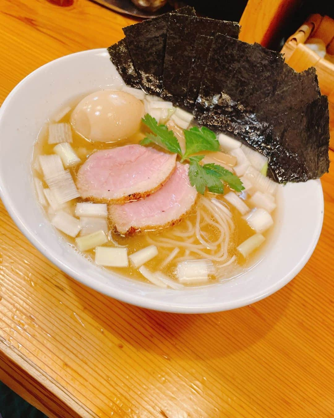 佐藤仁美さんのインスタグラム写真 - (佐藤仁美Instagram)「.  ラーメン  ずるずる  #YouTube #アタスたちの部屋」7月5日 19時50分 - sato.hitomi.19791010