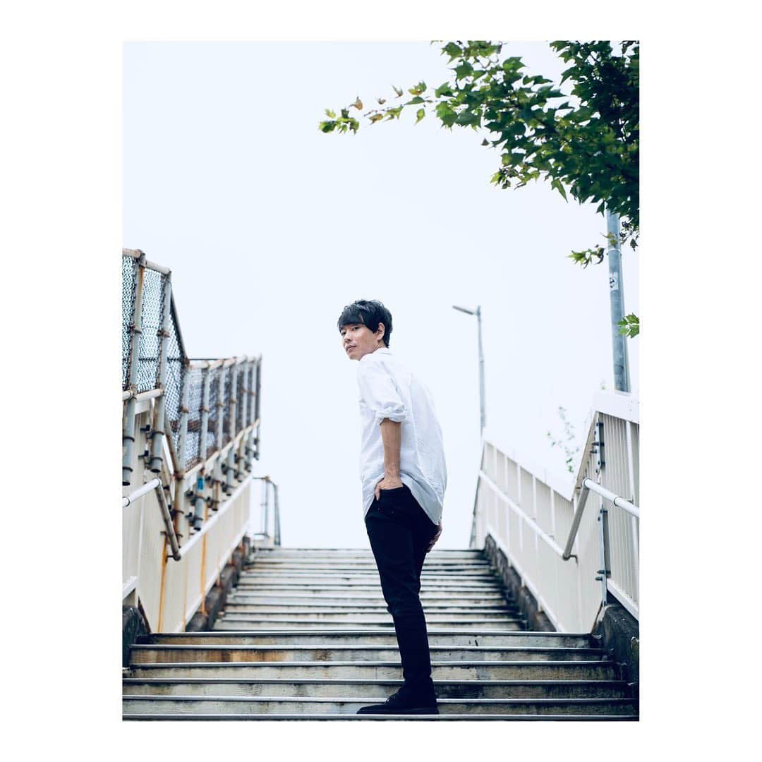 のインスタグラム：「七夕が目前に迫った初夏7月。  発表の時はまだまだ先だと思っていたけど、気付いたらもう明後日には公開となります。 まだまだ色んな方からの連絡をもらって嬉しくて、記者会見をしたりと、身体が少し宙に浮いた感覚の日々です。  自撮りは引き続き苦手ですし、照れると顔が真っ赤になる癖を直したい！  #バチェロレッテ2 #バチェロレッテ #バチェラー #bachelorette #bachelor」