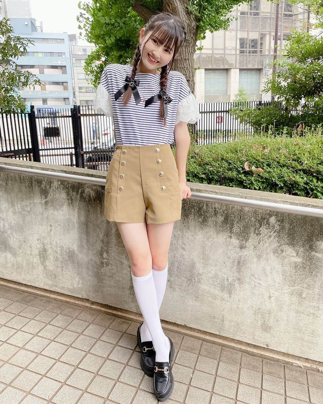 工藤咲姫さんのインスタグラム写真 - (工藤咲姫Instagram)「火曜日～おつかれさまです‪‪.ᐟ.ᐟ  今日もじめじめ～暑かったですね🫠☀︎*.｡ ̖́-  明日は台風が東日本の太平洋側に進んでくるって⚠️💦怪我のないように🙏気をつけて過ごしましょうね𓂃🌿𓈒◌   #ボーダーtシャツ  #ツイン三つ編み #スマイル  #撮影会  #晴天  #夢アドシトロン  #jc3  #工藤咲姫」7月5日 21時11分 - saki_kudo_0710