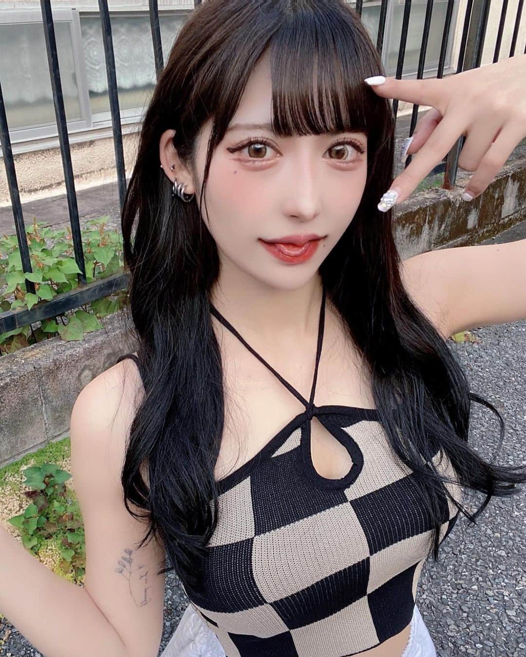 一ノ瀬りとのインスタグラム：「毎年夏は派手髪だけど今年は黒髪ギャルになりそう💧」