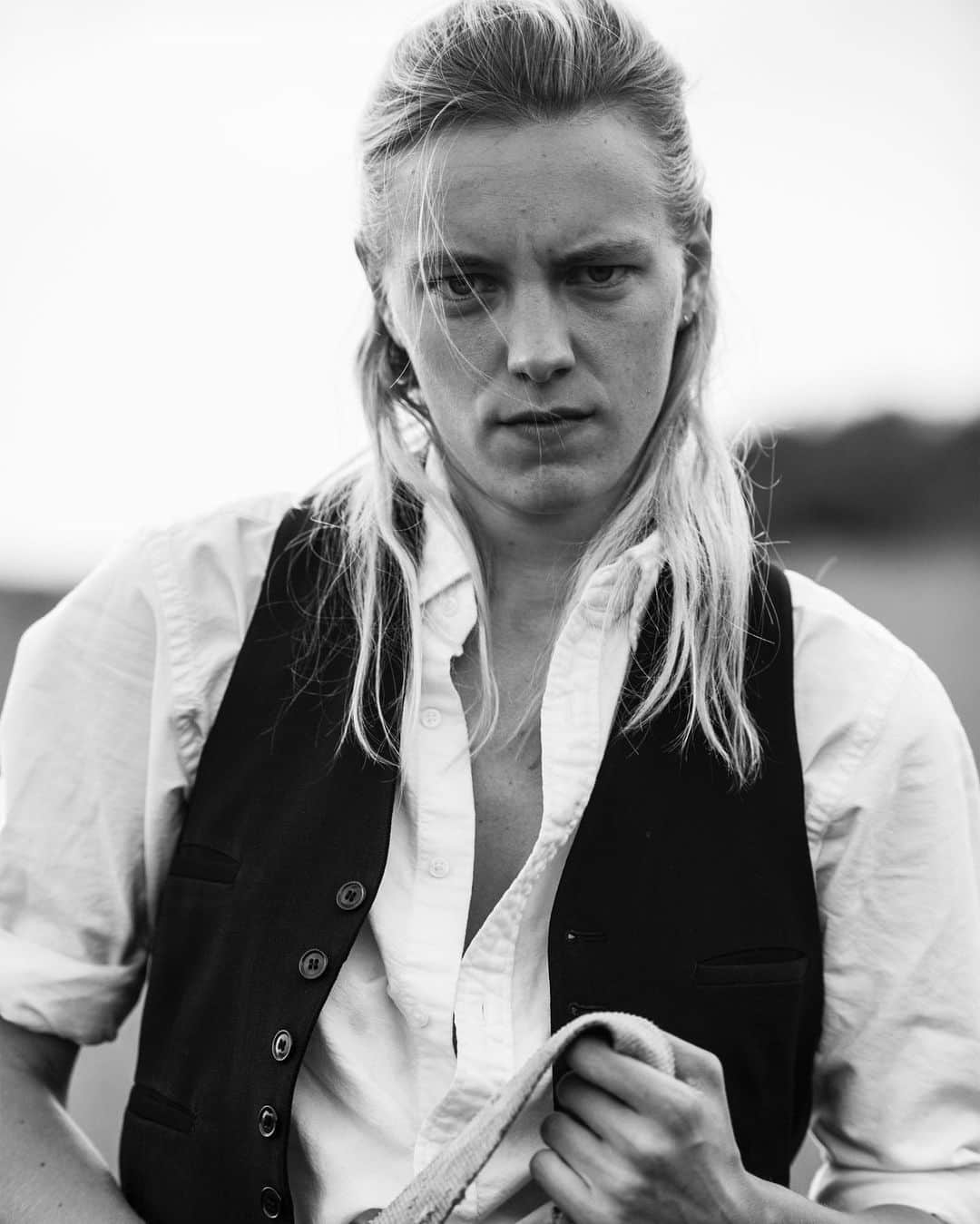 エリカ・リンダーのインスタグラム：「📸 @amandademme」