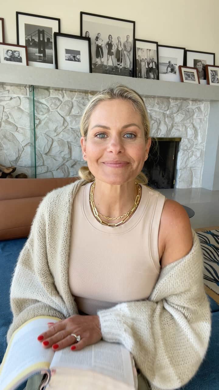 キャンディス・キャメロン・ブレのインスタグラム：「I want to share a few of my go-to verses that help me focus on God particularly when the going gets tough. I camp my mind on what scripture says, meditate over it and redirect my thoughts to God’s word when I feel negative or down.   There are a lot of hard things going on in the world. I’m not addressing anything in specific nor minimizing any tragedies. This little series of videos are simply to help you focus on the scriptures that help me hold my thoughts captive.  Today’s scripture is Philippians 4:6-9.」