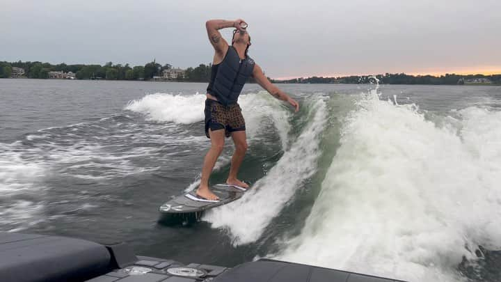 Jonahmaraisのインスタグラム：「got thirsty 🤷🏻‍♂️🤪」