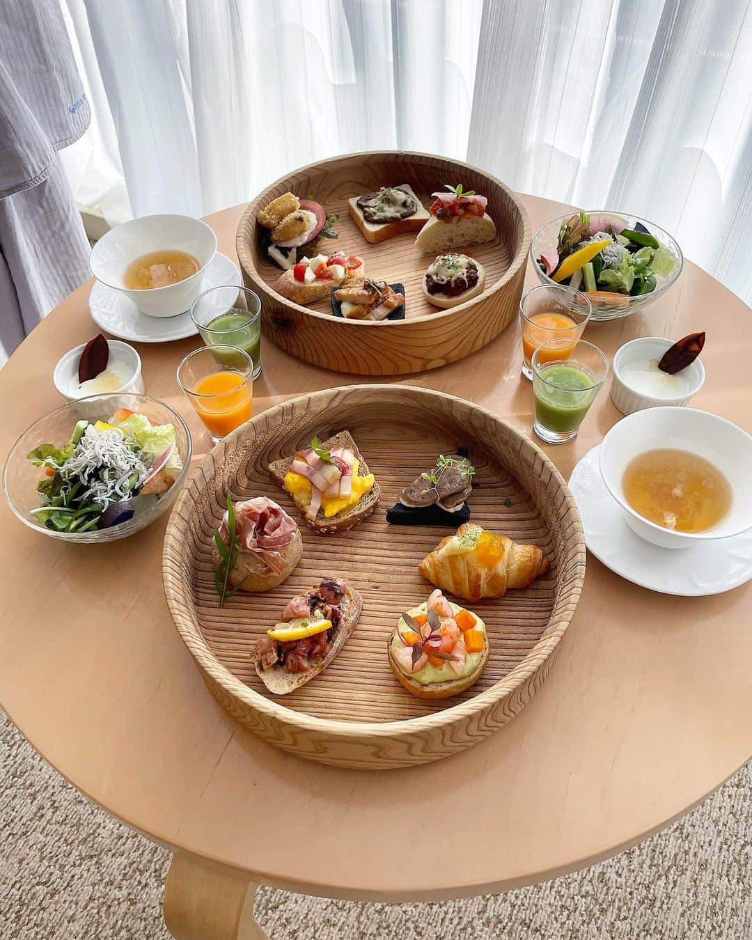 Nayuhaのインスタグラム：「breakfast🥯 撮影で頂いた可愛い朝食♡  こんな朝ごはん作りたい🥱  @hotel_setre」