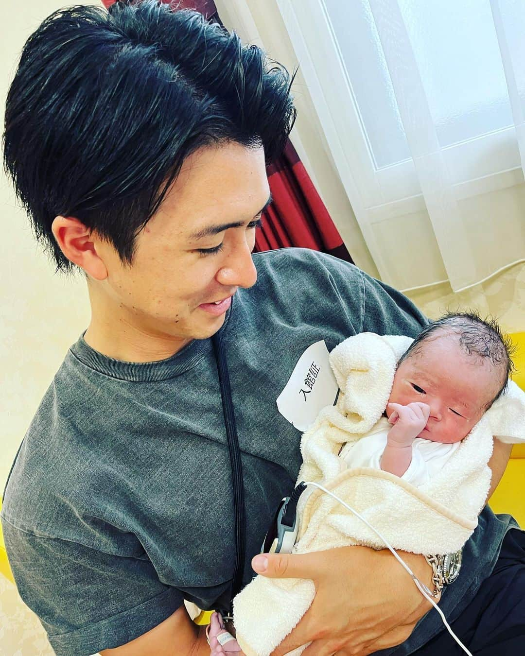 上沢直之さんのインスタグラム写真 - (上沢直之Instagram)「.  長男、我が家へようこそ👶 そして奥さん本当にありがとう。」7月6日 14時51分 - u.nao15