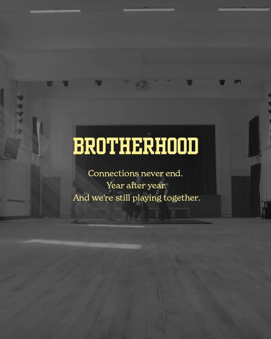 フランクリン&マーシャルのインスタグラム：「The team is where we discover the meaning of brotherhood. The persistence of ambition. The essence of connections.  #franklinandmarshall #springsummer #sportswear #sportystyle #casualstyle #collegefashion」