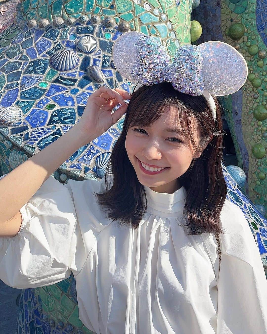 杉浦みずきのインスタグラム：「. 眩しかったぁ 20周年カチューシャ🤍  #ディズニーシー #ディズニー #ディズニーコーデ #ディズニーカチューシャ #disneysea」