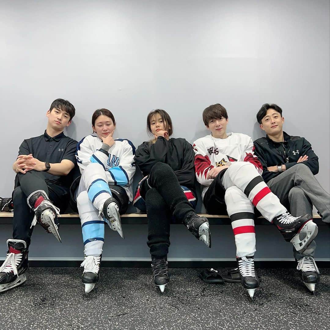 ヘジョンのインスタグラム：「#오운완 오하완🏒🥅⛸」