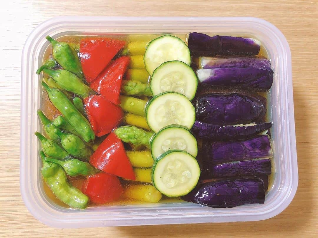 池谷のぶえのインスタグラム：「居酒屋のびえ🏮用に、適当な分量で素揚げした夏野菜の揚げ出しが、あまりにぴったり出汁とジプロックにフィットしたので、運を使い果たした感です。  もうこの先しばらくはいいことなんてないんだろうな…。 #運を使い果たす」