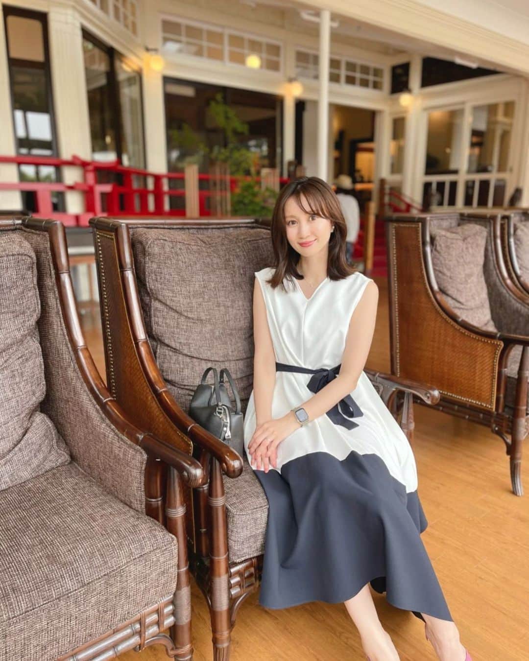 川本彩のインスタグラム：「お気に入りの　@tonal_official のワンピースを着て久しぶりの箱根☺️👟 #富士屋ホテル #箱根」