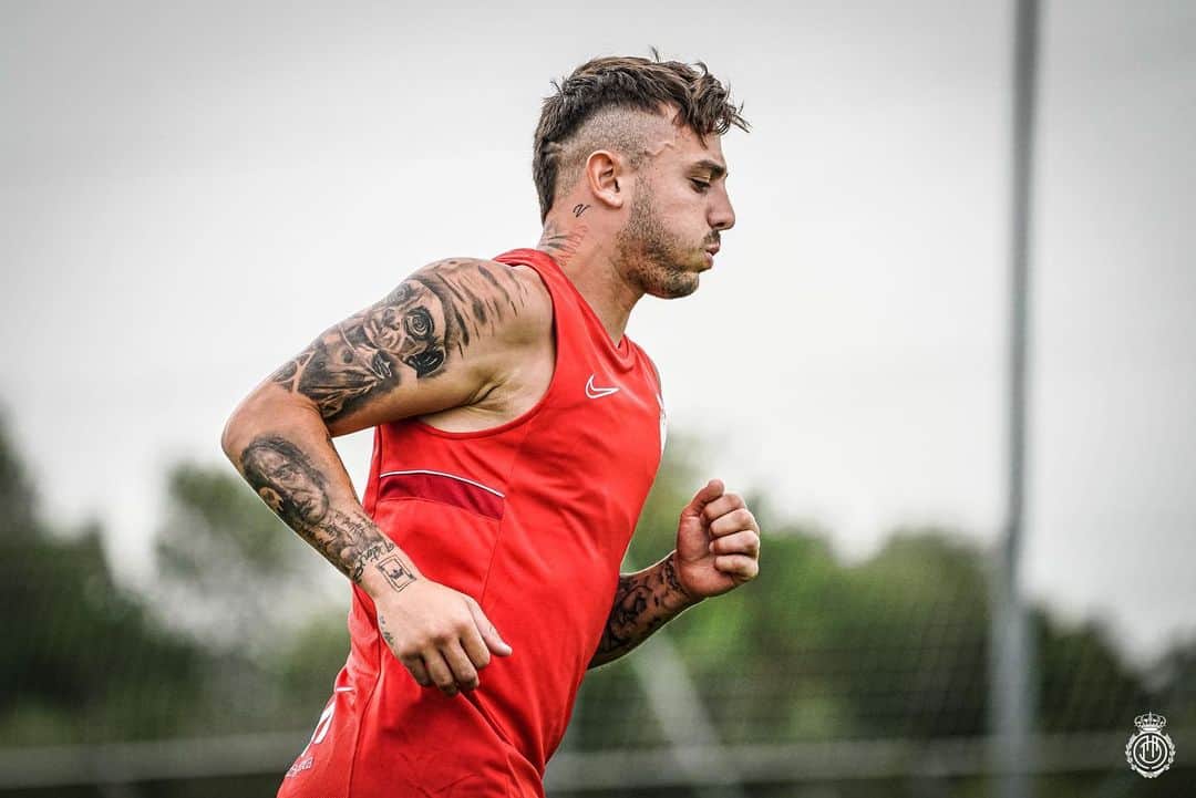 パブロ・マフェオのインスタグラム：「Day 1🔥⚽️」