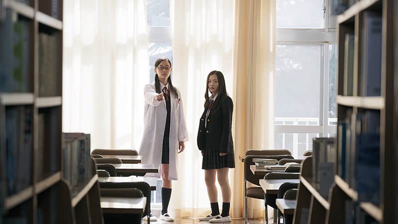 工藤綾乃のインスタグラム：「7/16(土)～7/24(月)「SKIPシティ国際Dシネマ映画祭2022」にて  私が出演している 『世界の始まりはいつも君と』 が上映されます。 あら学生服と白衣。」
