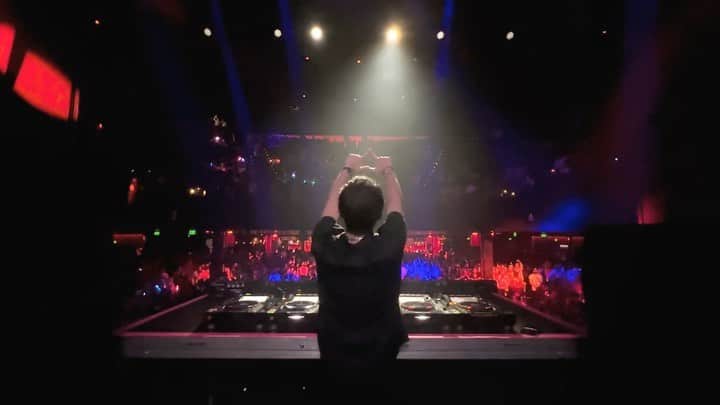 TeddyLoidのインスタグラム：「▲ THX 🌃 NEON DISTRICT ▲  Fly Away to a next stage⚡️  #ax2022」