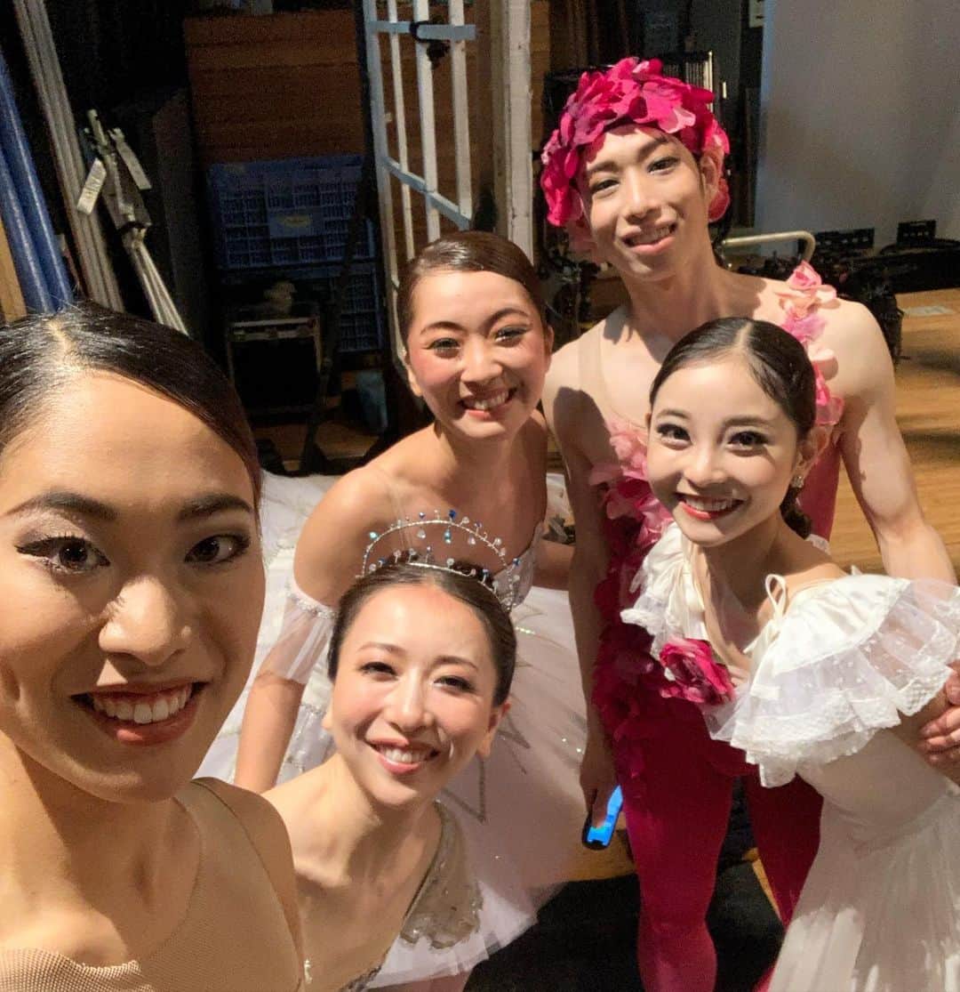 中野怜美さんのインスタグラム写真 - (中野怜美Instagram)「キエフ・バレエ支援チャリティーBALLET GALA IN TOKYOに出演させて頂きました。 芸術監督、草刈民代さんに愛情いっぱいのリハーサルをして頂き、素晴らしいダンサーの方々と舞台に立たせて頂いた事は、とても刺激になり、良い経験になりました。感謝の気持ちでいっぱいです。 衣装は日本を代表する素敵なデザイナー @keitamaruyama さんに作って頂きました。美しい衣装を着て踊ることができ幸せでした。 一緒に踊ってくれた治雄くんも本当にありがとう!! @ha.280x 康介さんにもお会いできて嬉しかったです!! @kosuke_apollon  世界の平和を心からお祈りします✨  #草刈民代  #キエフバレエ支援チャリティballetgalaintokyo #prayforukraine」7月7日 12時23分 - reminakano