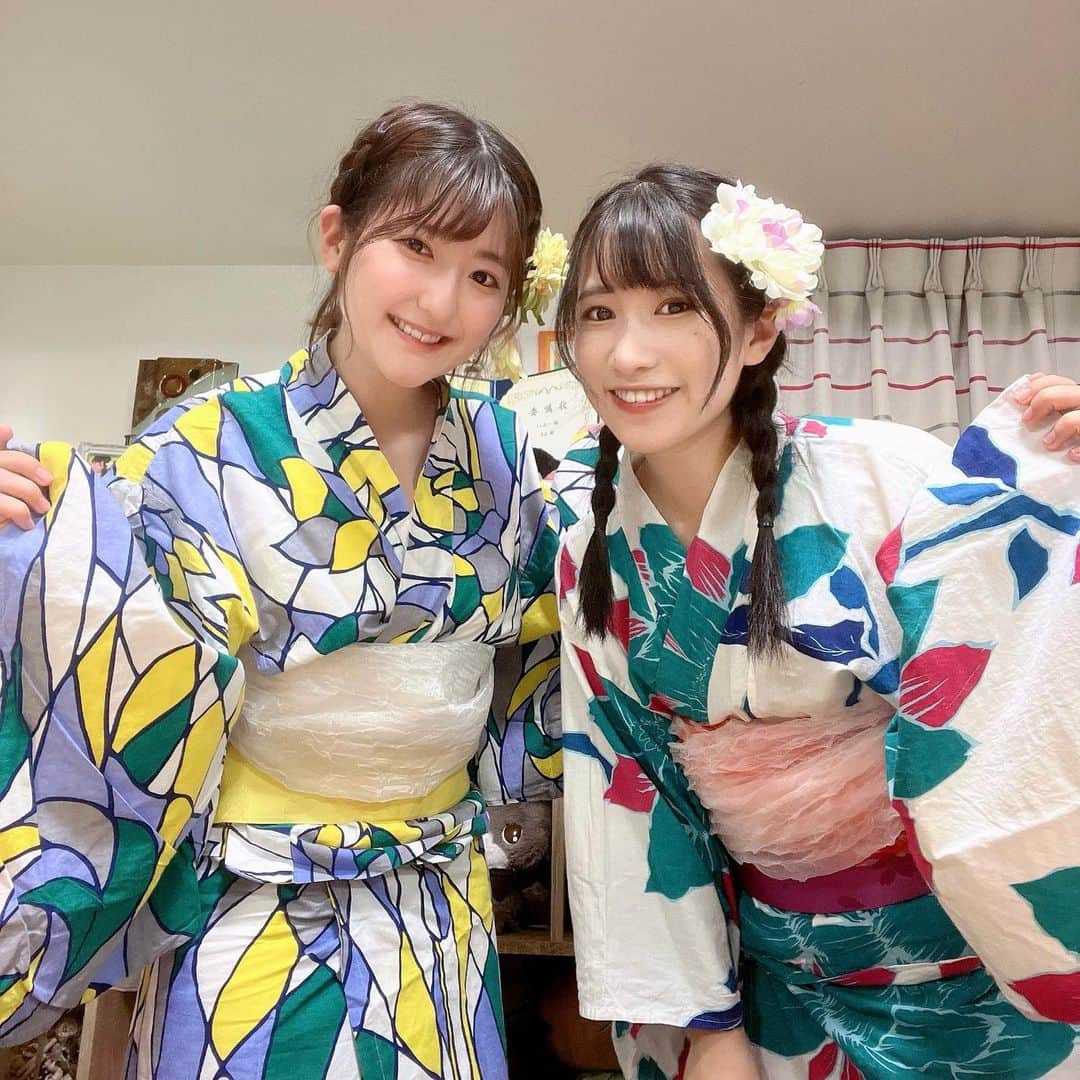 加藤一華のインスタグラム：「. 七夕🎋🌌 生配信ありがとう✨  今年初の浴衣着れました👘🤍 アーカイブ残してるからぜひ💫  次回は7月20日(水)  ついにCD発売日！💿  #浴衣 #いちなる #浴衣ヘアアレンジ  #三つ編みアレンジ  #三つ編み」