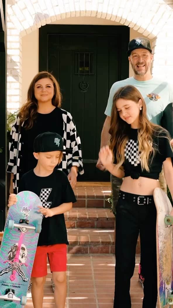 ティファニー・ティーセンのインスタグラム：「#tbt to Holt’s epic 7th birthday party at the @berrics A sneak peek of the fun is in my reels. 🛹🔥🤟🏼」
