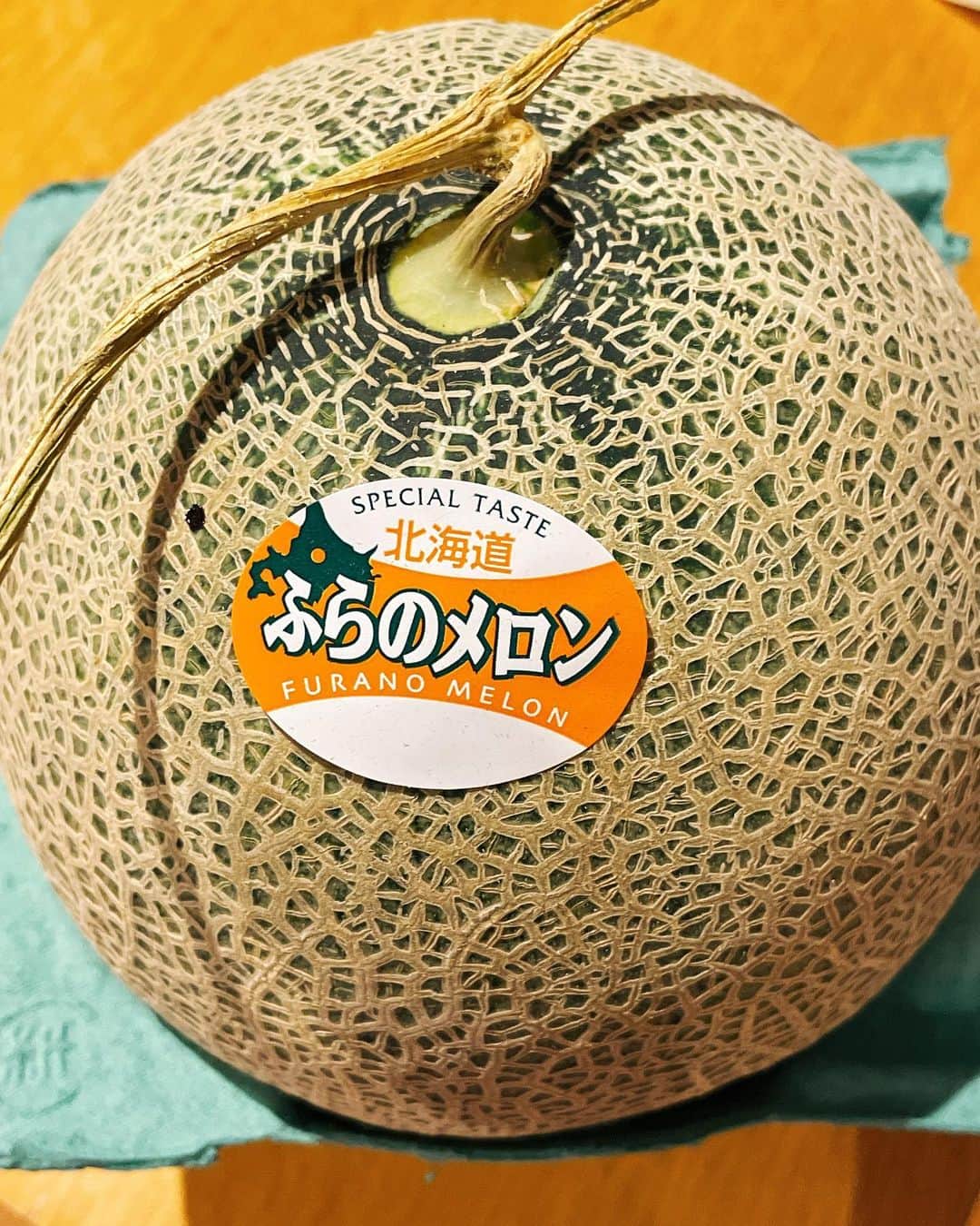 下川みくにのインスタグラム：「トロトロ　  #ふらのメロン」