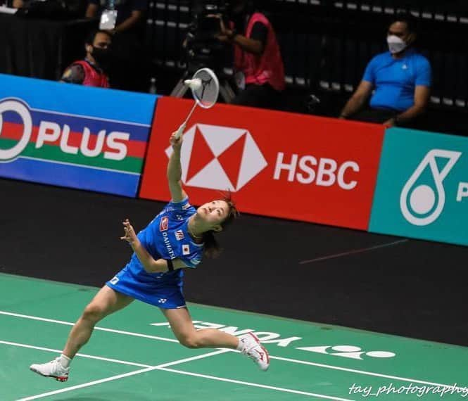 奥原希望のインスタグラム：「. . Today's match was tough match against Phittayaporn CHAIWAN from Thailand. The wind direction has changed on court 3 since yesterday. In the first game, I couldn't adjust for wind and opponent's shots. In the second game, the tempo and image of movement has improved. . Welcome to quaterfinal. Let's try and enjoy. . . #malaysiamasterssuper500 #badminton #nozomiokuhara #okuharanozomi ＃奥原希望」