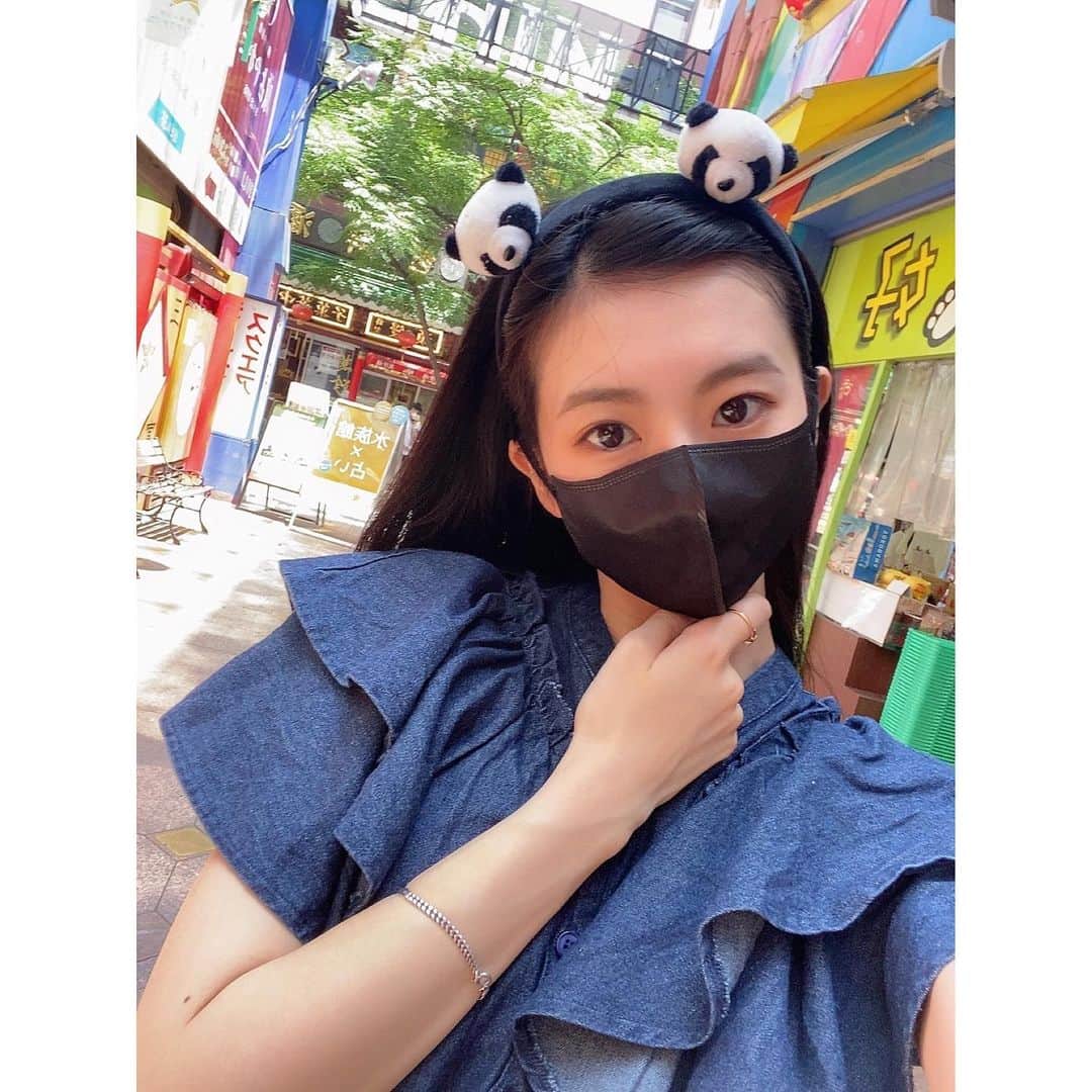 大島璃音のインスタグラム：「本日七夕ですね🎋 笹からのパンダ🐼 ということで中華街でパンダのカチューシャと共に撮った時の写真🤳🏻  皆様の願い事が叶いますように💫🌌」