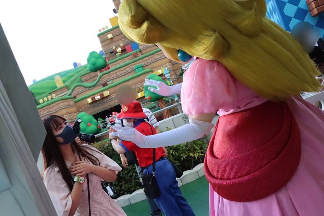 本郷柚巴のインスタグラム：「ピーチ姫に恋しました🍑  #マリオ  #ピーチ姫」
