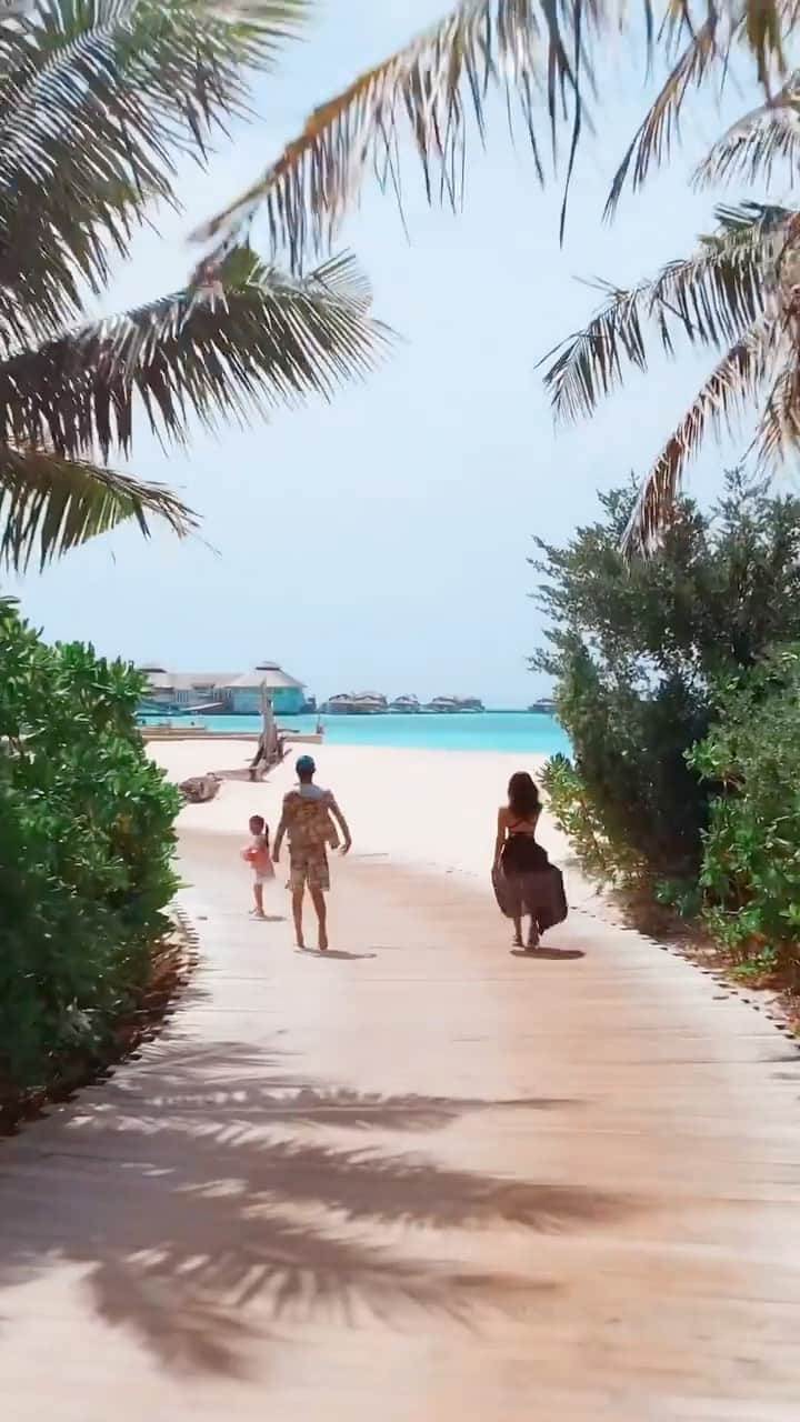 PINKYのインスタグラム：「My dream has come true.  　 May your dreams will come true too.  Make a wish on the Star Festival🎋🌌✨  📍My dream destination "Soneva Jani"  @discoversoneva Maldives🇲🇻  ・・・  #love #happy #family #parentslife #familytrip #maldives #SonevaJani #dreamdestination #dreamcometrue」