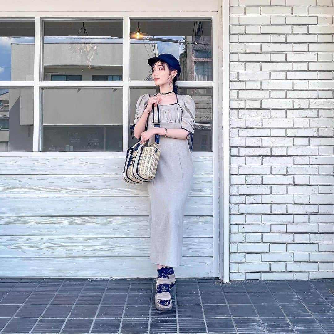 SHIORIのインスタグラム：「✔︎Kiravie . . . ［Kiravie-キラヴィ-］という 大人女子にぴったりなソックスが しまむらで発売中🧦   パンプスコーデに履きたいフットカバーも オシャレなレース生地で靴を脱いだ時も可愛い🤍   きらきらした素材のソックスは シアー素材で夏のコーデにぴったり𓂃🐚𓈒𓏸   キラヴィは一部店舗限定での発売となっているので、 ▼販売店舗はこちらをチェック▼ https://www.shimamura.gr.jp/shimamura/sp/shoplist   #しまむら　#しまむらパトロール　#しまパト #プチプラ　#プチプラコーデ　#靴下コーデ　#フットカバー　#レースソックス　#pr #モデル #今日のコーデ #きょこ #ウェーブ #ナチュラル #ブルベ冬」