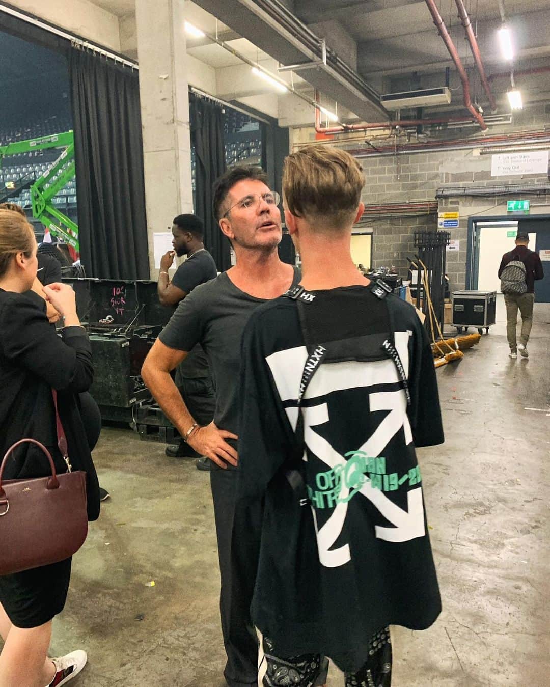 Bars and Melodyのインスタグラム：「Big man Cowell giving me the run down 🙅🏼‍♂️」